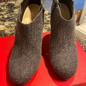 womens Kelly & Katie gray fabric zipper heeled shoes size 10. NWOB